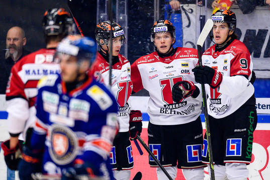 Örebros Robert Leino, Linus Öberg och Leo Carlsson jublar