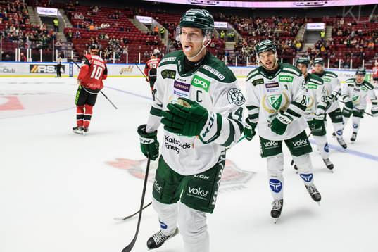 Färjestads Victor Ejdsell jublar