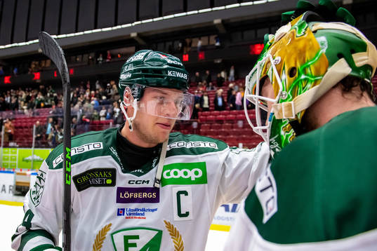Färjestads Victor Ejdsell jublar