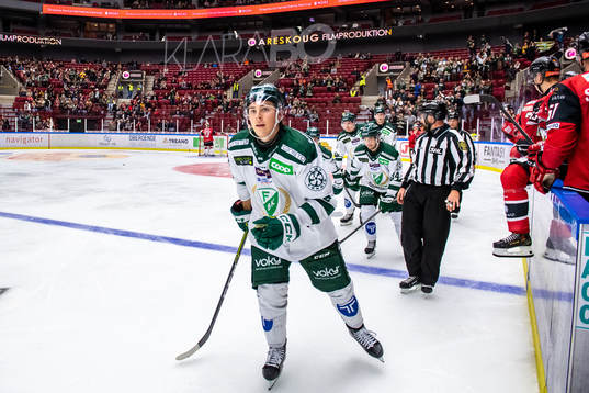 Färjestads Max Lindroth jublar