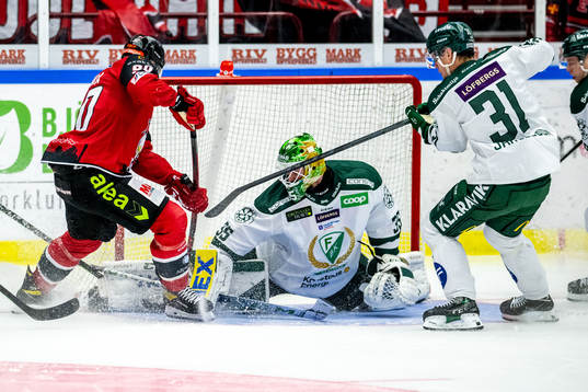 Malmö Redhawks Lance Bouma oroar framför Färjestads