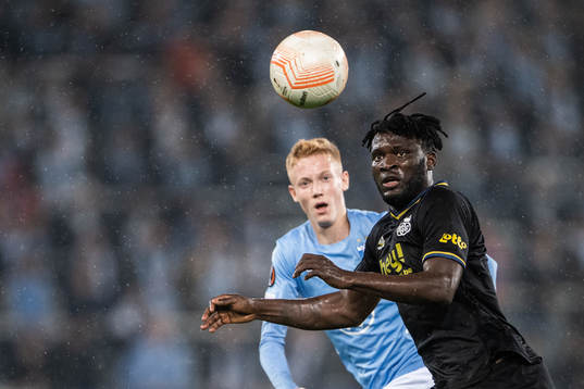 Hugo Larsson of Malmö and Victor Boniface of Union SG