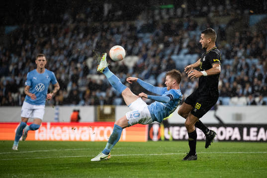 Anders Christiansen of Malmö and Ismael Kandouss of Union
