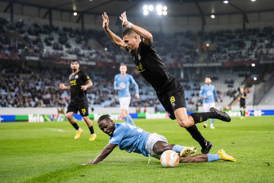 Mohammed Buya Turay of Malmö and Ismael Kandouss of Union