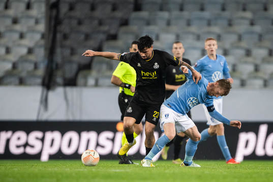 Cameron Puertas of Union SG and Anders Christiansen of