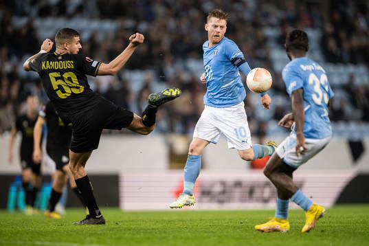 Ismael Kandouss of Union SG and Anders Christiansen of