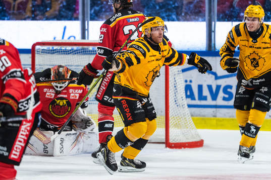 Luleås målvakt Joel Lassinantti deppar och Skellefteås