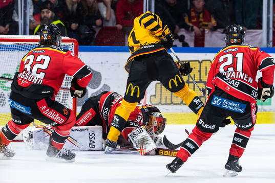 Luleås målvakt Joel Lassinantti och Skellefteås Max