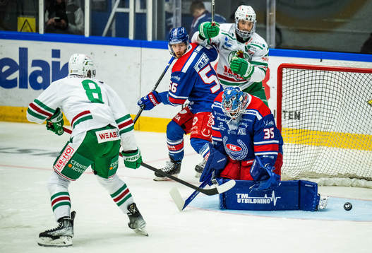 Rögles Linus Sandin mot Oskarshamns Robin Norell och
