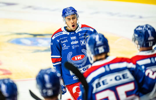 Oskarshamns Ahti Oksanen jublar