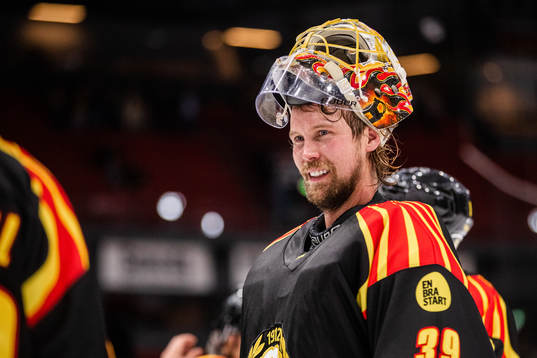 Brynäs målvakt Anders Lindbäck jublar