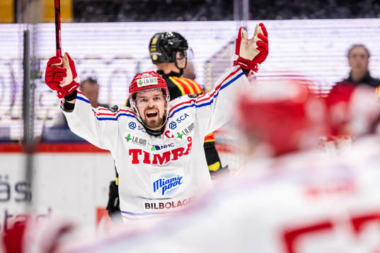 Timrås Anton Lander jublar