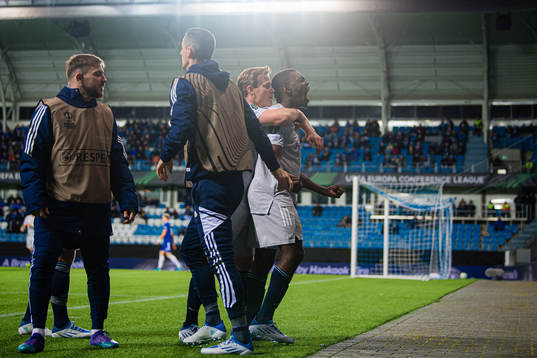 Joel Asoro of Djurgården celebrates