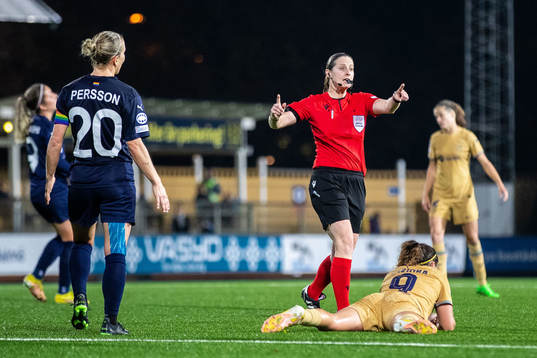 Referee Lorraine Watson