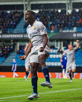 Joel Asoro of Djurgården celebrates