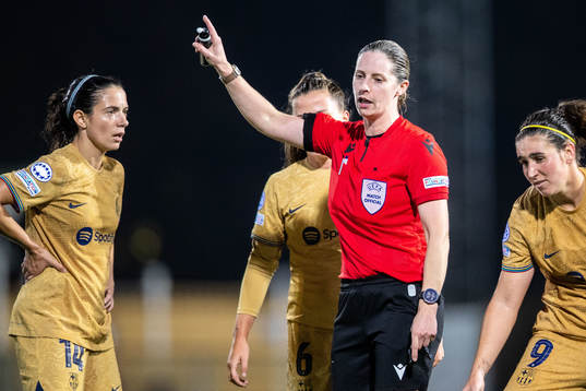 Referee Lorraine Watson