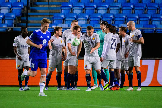 Players of Djurgården gather