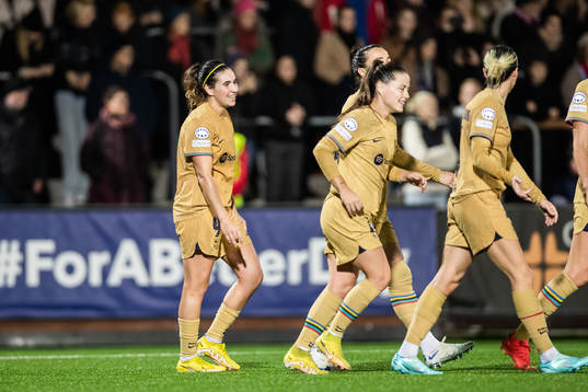 Mariona Caldentey of Barcelona celebrates