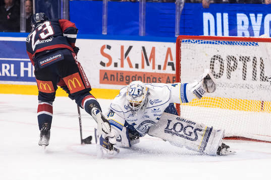 Leksands målvakt Mantas Armalis räddar straff från