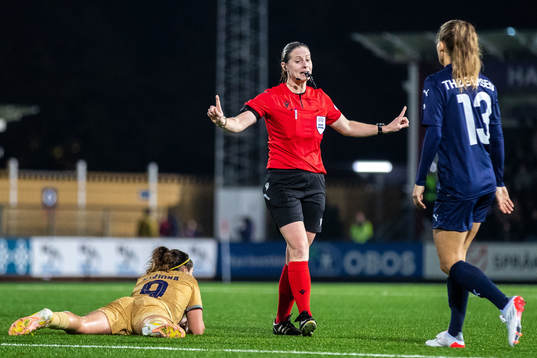 Referee Lorraine Watson