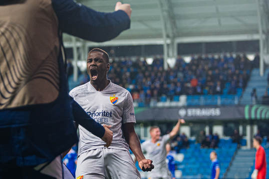 Joel Asoro of Djurgården celebrates