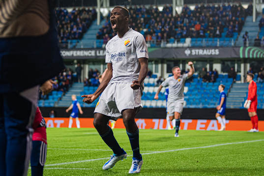 Joel Asoro of Djurgården celebrates
