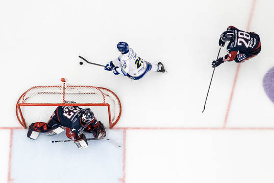 Linköpings målvakt Marcus Högberg och Leksands Carter