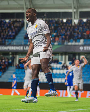 Joel Asoro of Djurgården celebrates