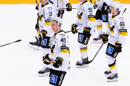Västerås Isak Skedung jublar