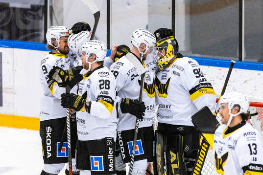 Västerås spelare jublar
