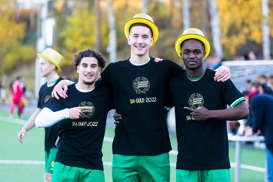 Hammarbys Ahmet Tuhral, Deniz Gül och Adam Akimey firar