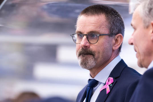 HV71s tränare Tommy Samuelsson deppar