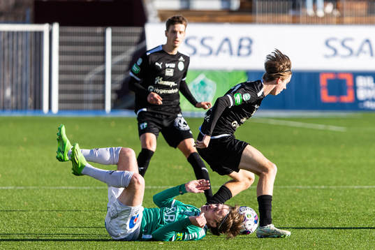 Brages Johan Arvidsson och Västerås SKs Max Larsson