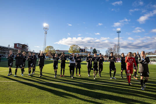 Västerås SKs spelarna jublar