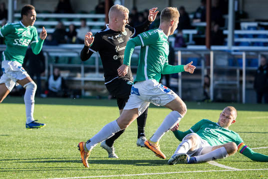 Brages Malte Persson och Västerås SKs Simon Johansson och
