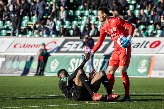Västerås SKs Frederic Nsabiyumva och Västerås SKs