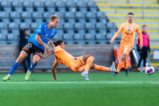 Halmstads Villiam Dahlström och AFC Eskilstunas Mikael