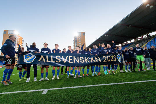 Halmstads spelare säkrar avancemang till Allsvenskan och
