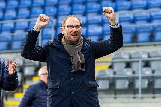 Halmstads tränare Magnus Haglund jublar