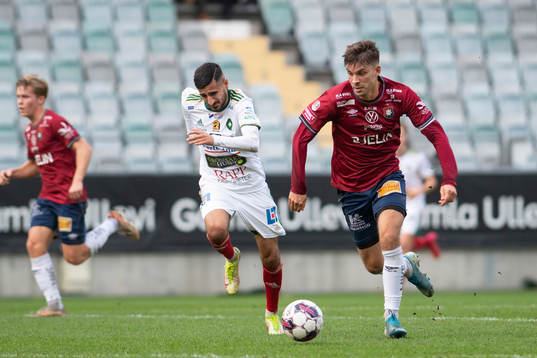 Skövde AIKs Elmar Abraham och Örgrytes Daniel Paulson
