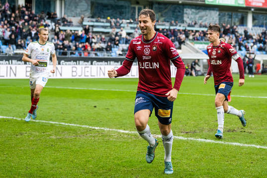 Örgrytes Jonathan Azulay jublar