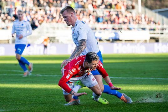 Värnamos Victor Eriksson och Degerfors Diego Campos