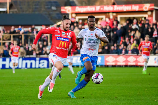 Degerfors Dijan Vukojevic och Värnamos Bernardo Vilar