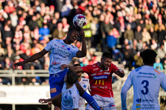Värnamos Bernardo Vilar Estevao Jeronimo och Degerfors