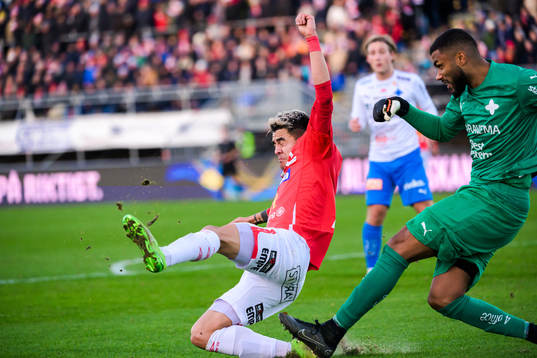 Degerfors Diego Campos och Värnamos Jonathan Ursin Rasheed