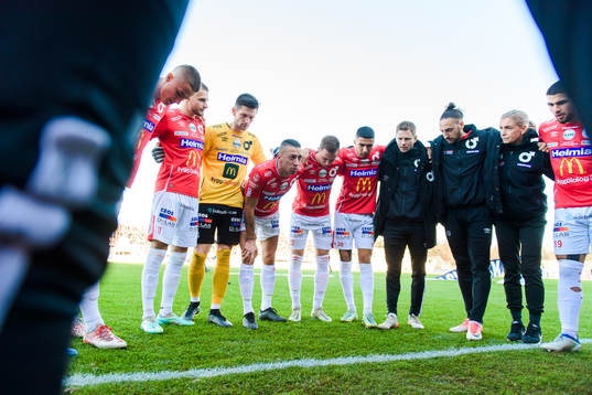 Degerfors Nikola Djurdjic och lagkamrater