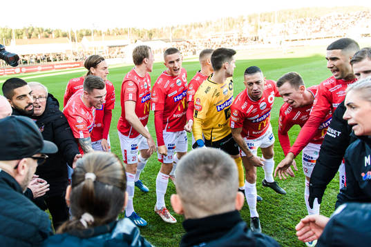 Degerfors Nikola Djurdjic och lagkamrater