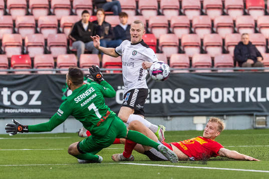Landskronas målvakt Amr Kaddoura och Örebros Daniel