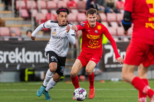 Örebros Elias Barsoum och Landskronas Robin Dzabic