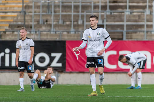 Örebros David Seger och Jake Larsson deppar